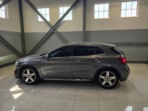 Mercedes-Benz GLA GLA200 - Image 2