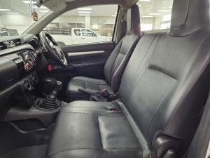 Toyota Hilux 2.0 single cab S (aircon) - Image 23