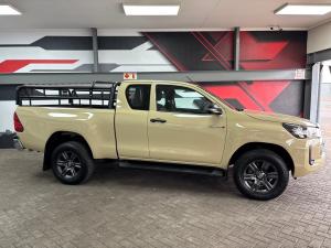 Toyota Hilux 2.4GD-6 Xtra cab Raider manual - Image 3