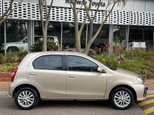 Toyota Etios hatch 1.5 Sprint - Image 3