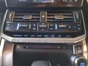 Toyota Land Cruiser 300 3.5T ZX - Image 16