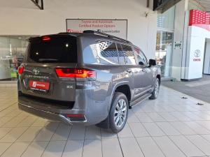 Toyota Land Cruiser 300 3.5T ZX - Image 2