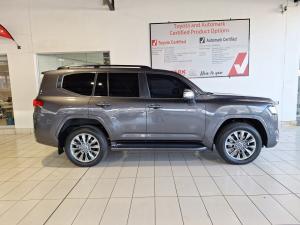 Toyota Land Cruiser 300 3.5T ZX - Image 3