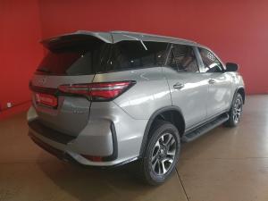 Toyota Fortuner 2.8GD-6 48V 4x4 VX - Image 3