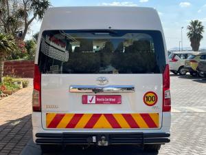 Toyota Quantum 2.8 SLWB bus 14-seater GL manual - Image 5