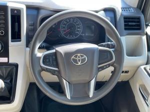 Toyota Quantum 2.8 SLWB bus 14-seater GL manual - Image 8