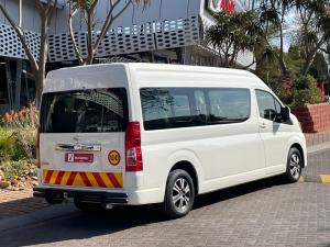 Toyota Quantum 2.8 SLWB bus 14-seater GL manual - Image 2