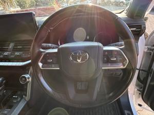 Toyota Land Cruiser 300 3.5T ZX - Image 8