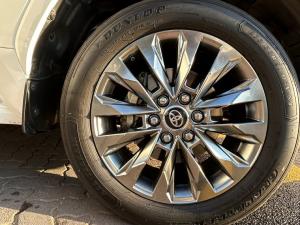 Toyota Land Cruiser 300 3.5T ZX - Image 11