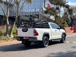 Toyota Hilux 2.8GD-6 Xtra cab 4x4 Legend manual - Image 2