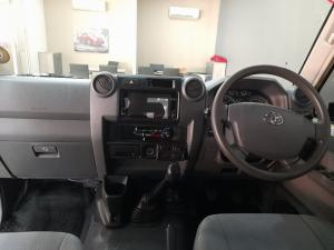 Toyota Land Cruiser 79 4.0PD/C - Image 6