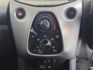 Toyota Aygo 1.0X- Play - Image 9