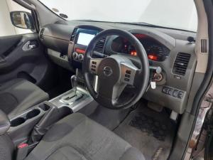 Nissan Navara 2.5dCi double cab 4x4 Safari auto - Image 5