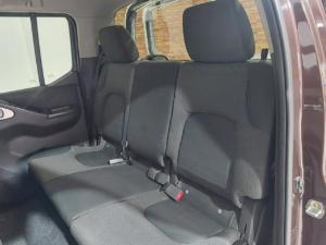 Nissan Navara 2.5dCi double cab 4x4 Safari auto - Image 7