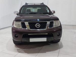 Nissan Navara 2.5dCi double cab 4x4 Safari auto - Image 9