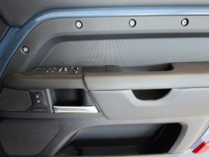Land Rover Defender 90 D250 S - Image 10
