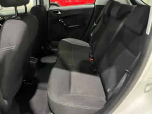 Peugeot 208 1.2 Active - Image 12