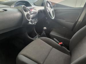 Toyota Etios hatch 1.5 Sprint - Image 9