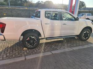 Nissan Navara 2.5DDTi double cab LE Plus - Image 8