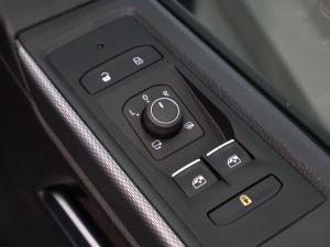 Volkswagen Caravelle 2.0BiTDI Highline 4Motion - Image 26
