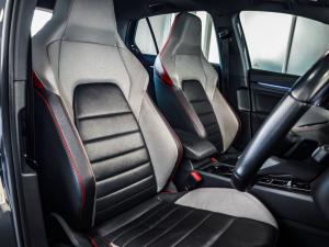 Volkswagen Golf GTI - Image 11