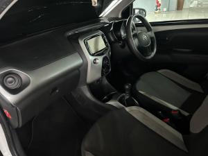 Toyota Aygo 1.0 - Image 12