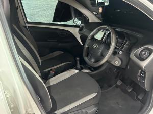 Toyota Aygo 1.0 - Image 6