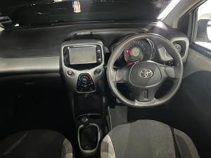 Toyota Aygo 1.0 - Image 9
