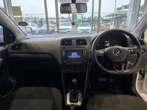 Volkswagen Polo Vivo hatch 1.6 Comfortline auto - Image 5