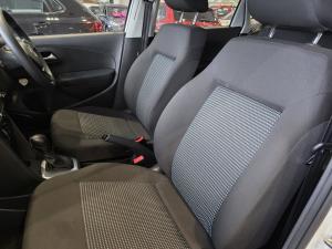Volkswagen Polo Vivo hatch 1.6 Comfortline auto - Image 9