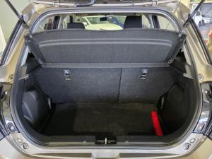 Suzuki Swift 1.2 GLX auto - Image 10