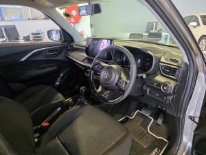 Suzuki Swift 1.2 GLX auto - Image 8