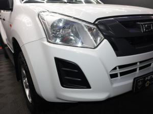 Isuzu D-Max 250 double cab Hi-Ride auto - Image 6