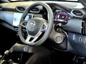 Nissan Magnite 1.0 Turbo Acenta Kuro auto - Image 17