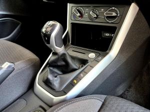 Volkswagen Polo hatch 1.0TSI Life manual - Image 6
