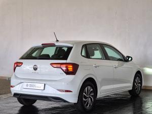 Volkswagen Polo hatch 1.0TSI Life manual - Image 10