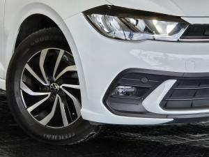 Volkswagen Polo hatch 1.0TSI Life manual - Image 4