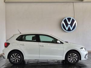 Volkswagen Polo hatch 1.0TSI Life manual - Image 7