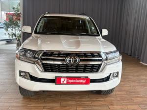 Toyota Land Cruiser 200 4.5D-4D V8 VX-R - Image 2