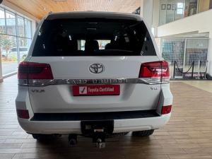 Toyota Land Cruiser 200 4.5D-4D V8 VX-R - Image 6