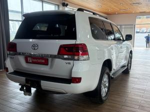 Toyota Land Cruiser 200 4.5D-4D V8 VX-R - Image 7