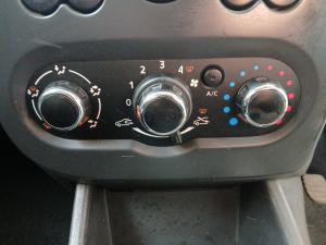 Nissan NP200 1.6i safety pack (aircon) - Image 12