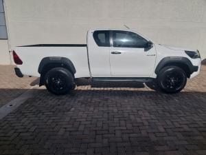 Toyota Hilux 2.8GD-6 Xtra cab 4x4 Legend manual - Image 3