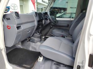 Toyota Land Cruiser 79 4.2D single cab - Image 7