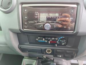 Toyota Land Cruiser 79 4.2D single cab - Image 13