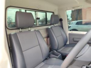 Toyota Land Cruiser 79 4.2D single cab - Image 16