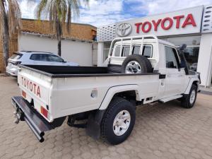 Toyota Land Cruiser 79 4.2D single cab - Image 2