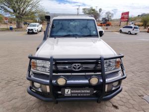 Toyota Land Cruiser 79 4.2D single cab - Image 4