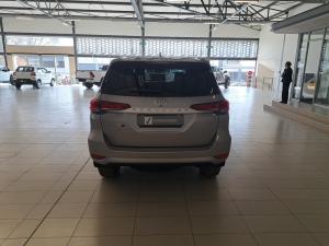 Toyota Fortuner 2.4GD-6 manual - Image 5