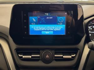 Toyota Urban Cruiser 1.5 XR manual - Image 9